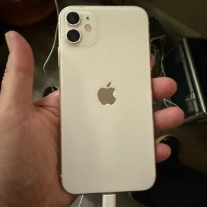 Apple iPhone 11 White Dual-Camera Cell Phone